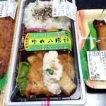 リーズデリ - 料理写真:若鶏のタルタルチキン南蛮弁当(498円+税)、ジャンボたらかつ(150円+税)、からすかれい照り焼き(357円+税)