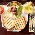 パン工房カフェ 房の駅 - 