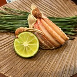 鮨 一條 - 香箱蟹の蒸し物。スダチを絞って。