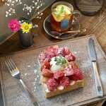 オソラカフェ - 苺トースト、自家製りんごティー