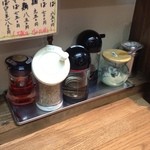 麺壱 吉兆 - 調味料たち　201207