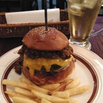 オールドニューダイナー - チリチーズバーガー