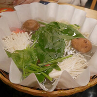 瓢斗 渋谷店 - 出汁しゃぶ：厳選豚肉 野菜盛り つけ出汁