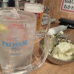 Yataiya Hakata Gekijou Machi Daten - レモンサワー、ビールとお通しキャベツ