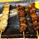 ROBATA　えべっさん - 右2本 はつもと 税込200円、左 ぼんじり 税込170円