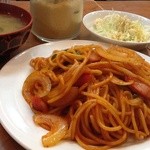 MASH - 昭和ナポリタン、ミニサラダ味噌汁付きで600円は安い！