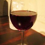 エルマル - 赤のハウスワインはカベルネソーヴィニヨンとメルローがある