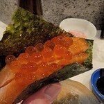 最強鮨居酒屋 やまのや - サーモンイクラドッグ