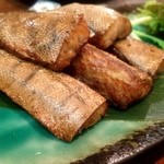 能登美 - 天然鰤のハラス燻製炙り