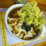 老稚園 - かけうどん　300円／子供。「かけ」なのにミニ天麩羅が付きます!!!