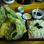 老稚園 - 天ざるうどん　750円／僕。