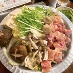 海鮮居酒屋 謎の屋 - 地鶏鍋