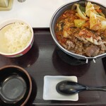すき家 - 牛旨辛鍋定食、ご飯ミニ
