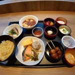 Tennenonsen houjounoyu dormy inn - カツオの刺身、炒飯、麻婆豆腐もあります