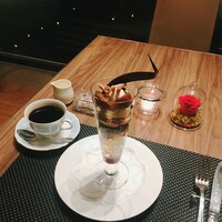 ポム・ダダン - 