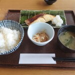 百干 - 焼魚定食（ブリ、950円）