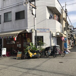 Ajian Kicchin Kafe Momofuku - 店の外観