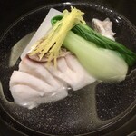 魚菜料理 縄屋 - 吸い物〜真鯛と丸大根、青梗菜
