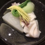 魚菜料理 縄屋 - 吸い物〜真鯛と丸大根、青梗菜