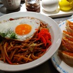 大阪王将 - 東京限定 浅草ソース焼きそば 695円、餃子セット 960円