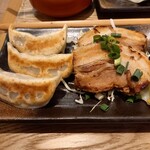 Nikujiru Gyouza No Dandadan - 餃子＆チャーシュー（定食）