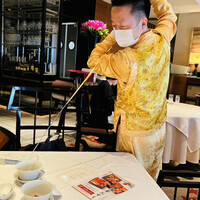 四川豆花飯荘 東京店 - 茶芸師のパフォーマンス