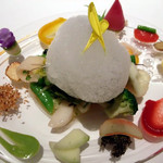 ハジメ - mineral（貝のエキスのエスプーマが乗っかったサラダ）