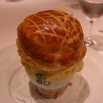 メゾン ポール・ボキューズ - 1975年にエリゼ宮にてV.G.E.に捧げたトリュフのスープ