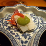 浪速割烹 㐂川 - イカのお造りにはバジルソース