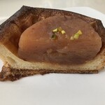 Boulangerie dannapan - アップルデニッシュの断面　荷崩れしそうな柔らかなコンポート