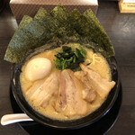 横浜家系ラーメンきがる家 - 