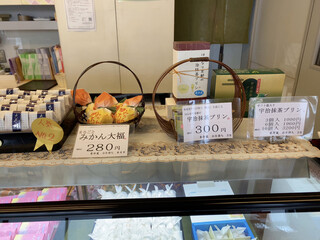 翁屋 - 「みかん大福」280円税込みに「宇治抹茶プリン」300円税込み♪