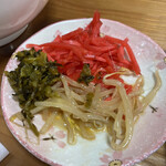 大分ラーメン 十八番 - ご自由の高菜、紅生姜、からもやし？