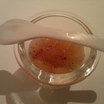 エディション・コウジ シモムラ - 小菓子１：アボカドとグレープフルーツのムース