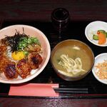 Haikaraya - 月見つくね丼 900円