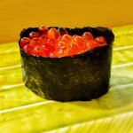 駒寿し - イクラ軍艦