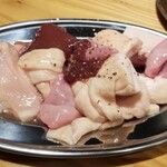 Wagyu U Yakiniku Jukusei O Otoro Gyuutan Kokusan Gyuu Horumon Date No Kura - 