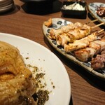 Taruya - 名物丸鶏ハーブチキンと串焼き盛り合わせ