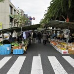 土佐の日曜市 - 駅前撮り側からの風景