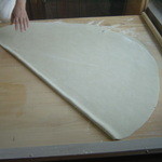 手打 神代そば - 蕎麦をのばして