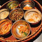雪月花 - 自家製キムチ・旬菜ナムル盛り
