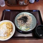 山田うどん食堂 - ざるそば 300円、ミニかき揚げ丼 350円