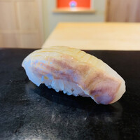 鮨 十兵衛 - ○ マツカワカレイ昆布〆：北海道