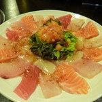 焼肉本舗 - カルパッチョ～大きく食べ応えあり！