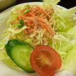 焼肉本舗 - 途中グリーンサラダが出されました・・・お口直しに良いですね！