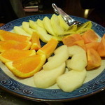 焼肉本舗 - デザートのフルーツ盛り