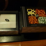 焼肉本舗 - 差し入れ・・・シュークリーム？！