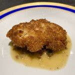 三和 - 白子のカツレツ レモンとバター ケッパーのソース