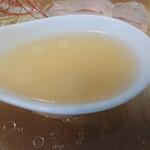 HACHI - 鶏ベースのスープ