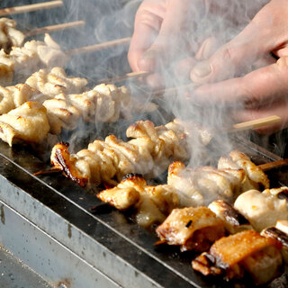 [Yakitori] Each piece of carefully selected fresh ingredients is carefully grilled over charcoal.